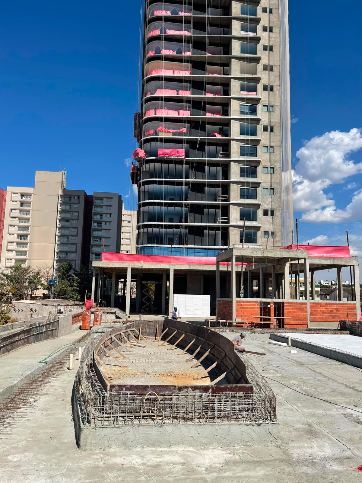 Apto no Edifício Infinity Tower de alto padrão em Caldas novas com 4 suites com 208m²!